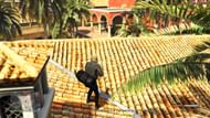 Make your way through the rooftops like this (Image via Rockstar Games)